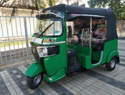 BAJAJ THREE WHEELER 2014 SALE AT AMBALANGODA