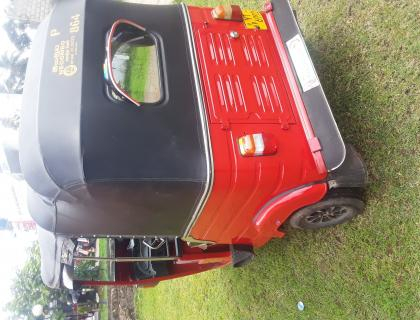 Bajaj 4 Stroke Three-wheeler for sale at Negombo