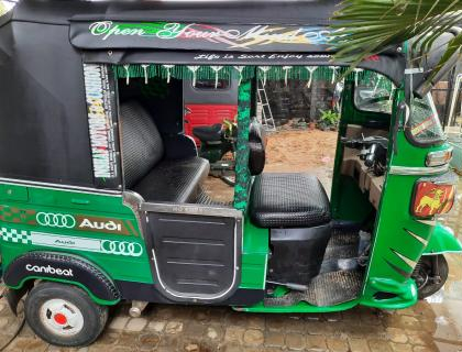 Bajaj 4 Stroke Three-wheeler for sale in Batticaloa