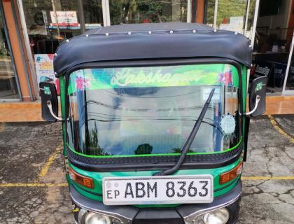 Bajaj 4 Stroke Three-wheeler for sale at trincomalee