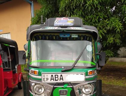 Bajaj 4 Stroke Three-wheeler for sale at Riyasakwala Ampara