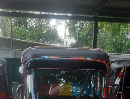 Bajaj 4 Stroke Three-wheeler for sale at Riyasakwala Battaramulla