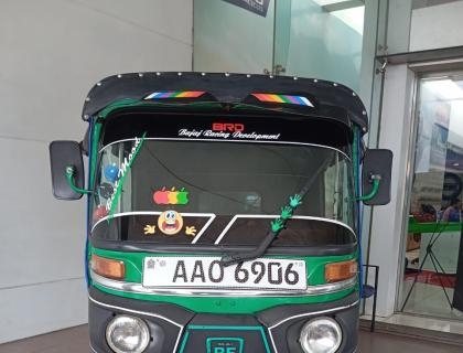 Bajaj Three wheel for sale at Rathnapura