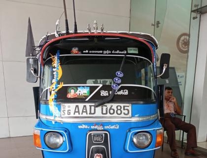 Bajaj Three wheel for sale at Rathnapura