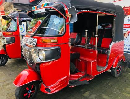 Bajaj 4 Stroke Three-wheeler for sale in Badulla