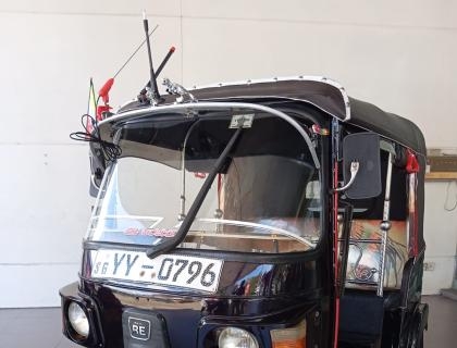 Bajaj Three wheel for sale at Rathnapura