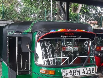 Bajaj 4 Stroke Three-wheeler for sale at Riyasakwala Battaramulla