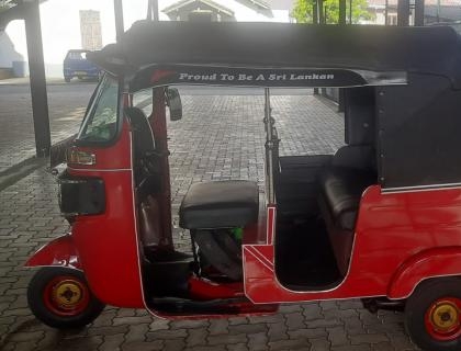 Bajaj 4 Stroke Three-wheeler for sale at Riyasakwala Battaramulla