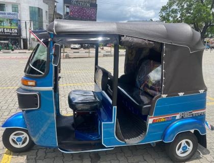 Bajaj 4 Stroke Three-wheeler for sale at Riyasakwala Battaramulla