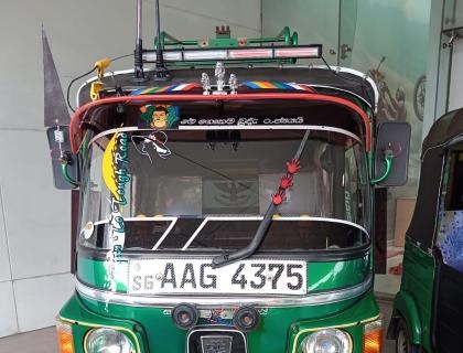Bajaj Three wheel for sale at Rathnapura