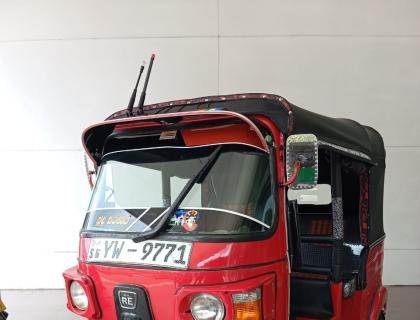 Bajaj Three wheel for sale at Rathnapura