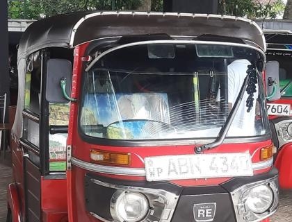 Bajaj 4 Stroke Three-wheeler for sale at Riyasakwala Battaramulla
