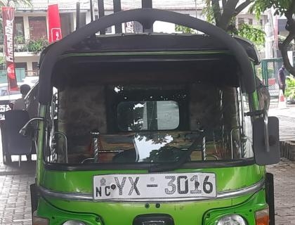 Bajaj 4 Stroke Three-wheeler for sale at Riyasakwala Battaramulla