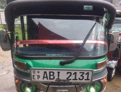 BAJAJ 4STROKE THREE WHEELER FOR SALE IN KADURUWELA