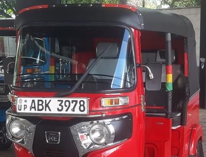 Bajaj 4 Stroke Three-wheeler for sale at Riyasakwala Battaramulla