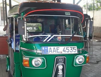 Bajaj 4 Stroke Three-wheeler for sale at Riyasakwala Battaramulla