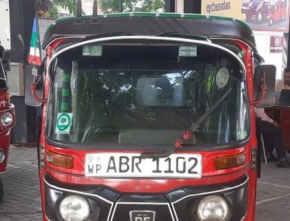 Bajaj 4 Stroke Three-wheeler for sale at Riyasakwala Battaramulla