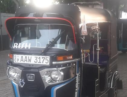Bajaj 4 Stroke Three-wheeler for sale at Riyasakwala Battaramulla