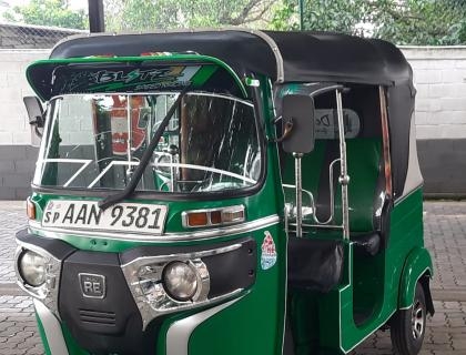 Bajaj 4 Stroke Three-wheeler for sale at Riyasakwala Battaramulla