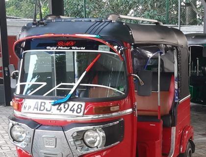 Bajaj 4 Stroke Three-wheeler for sale at Riyasakwala Battaramulla  Three-wheelers