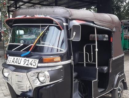 Bajaj 4 Stroke Three-wheeler for sale at Riyasakwala Battaramulla Three-wheelers