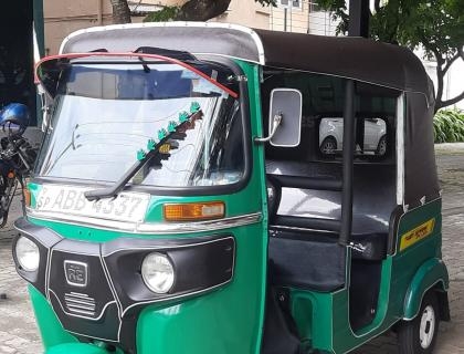Bajaj 4 Stroke Three-wheeler for sale at Riyasakwala Battaramulla Three-wheelers