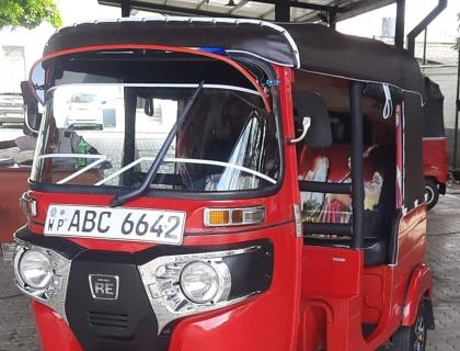 Bajaj 4 Stroke Three-wheeler for sale at Riyasakwala Battaramulla Three-wheelers