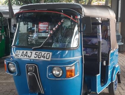Bajaj 4 Stroke Three-wheeler for sale at Riyasakwala Battaramulla Three-wheelers