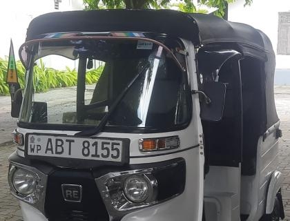 Bajaj 4 Stroke Three-wheeler for sale at Riyasakwala Battaramulla Three-wheelers