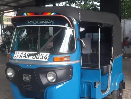 Bajaj 4 Stroke Three-wheeler for sale at Riyasakwala Battaramulla Three-wheelers