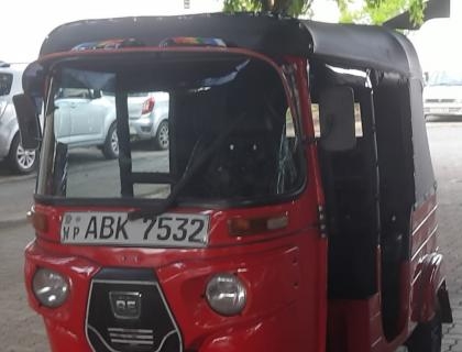 Bajaj 4 Stroke Three-wheeler for sale at Riyasakwala Battaramulla Three-wheelers