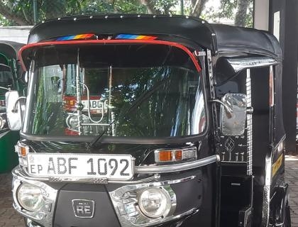 Bajaj 4 Stroke Three-wheeler for sale at Riyasakwala Battaramulla Three-wheelers