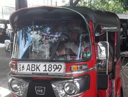 Bajaj 4 Stroke Three-wheeler for sale at Riyasakwala Battaramulla Three-wheelers