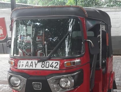 Bajaj 4 Stroke Three-wheeler for sale at Riyasakwala Battaramulla Three-wheelers