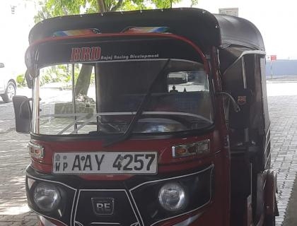Bajaj 4 Stroke Three-wheeler for sale at Riyasakwala Battaramulla Three-wheelers