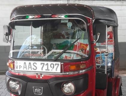 Bajaj 4 Stroke Three-wheeler for sale at Riyasakwala Battaramulla Three-wheelers