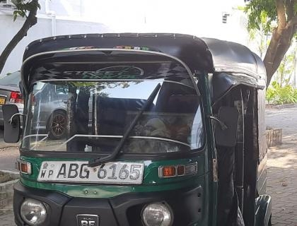 Bajaj 4 Stroke Three-wheeler for sale at Riyasakwala Battaramulla Three-wheelers