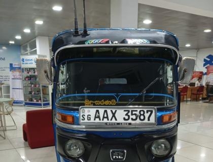 Bajaj Three wheel for sale at Rathnapura