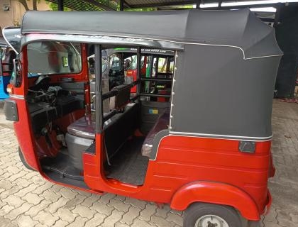 Bajaj 4 Stroke Three-wheeler for sale at Riyasakwala Battaramulla