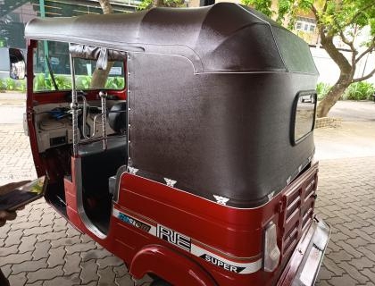 Bajaj 4 Stroke Three-wheeler for sale at Riyasakwala Battaramulla