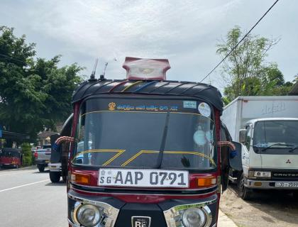 Bajaj 4 Stroke Three-wheeler for sale at Kegalle