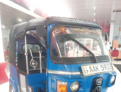 Bajaj Three wheel for sale at Rathnapura