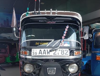 Bajaj Three wheel for sale at Rathnapura