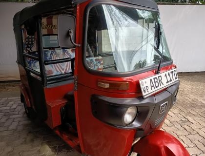 Bajaj 4 Stroke Three-wheeler for sale at Riyasakwala Battaramulla