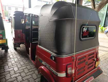 Bajaj 4 Stroke Three-wheeler for sale at Riyasakwala Battaramulla Three-wheelers