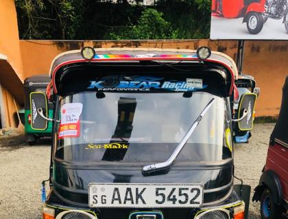 Bajaj 4 Stroke Three-wheeler for sale in Kandy