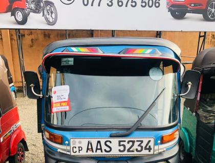 Bajaj 4 Stroke Three-wheeler for sale in Kandy