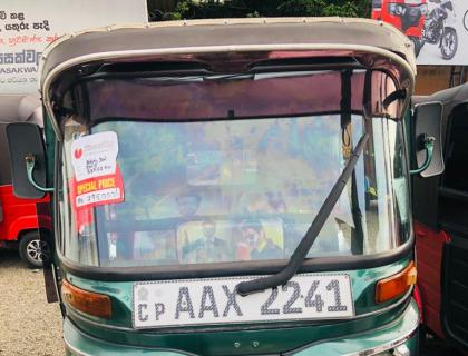 Bajaj 4 Stroke Three-wheeler for sale in Kandy