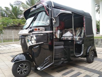 BAJAJ THREE WHEELER 2014 SALE AT AMBALANGODA