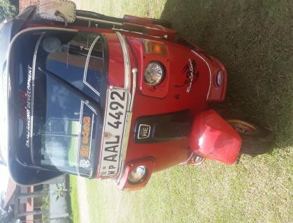 Bajaj 4 Stroke Three-wheeler for sale at Negombo